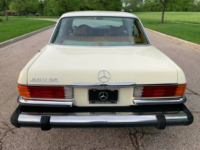 Mercedes-Benz S-Class 1979 image number 32