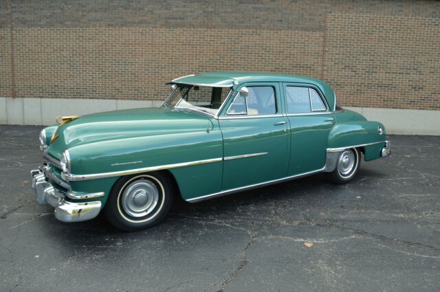 Chrysler Saratoga 1952 image number 30