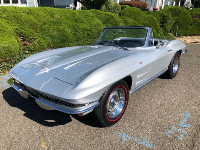 Chevrolet Corvette 1964 image number 24