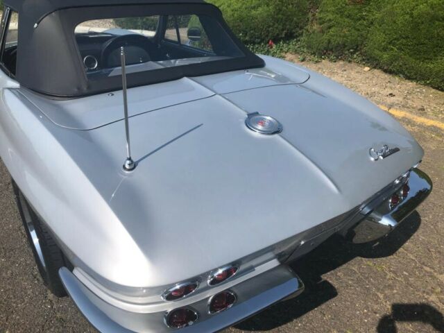 Chevrolet Corvette 1964 image number 36