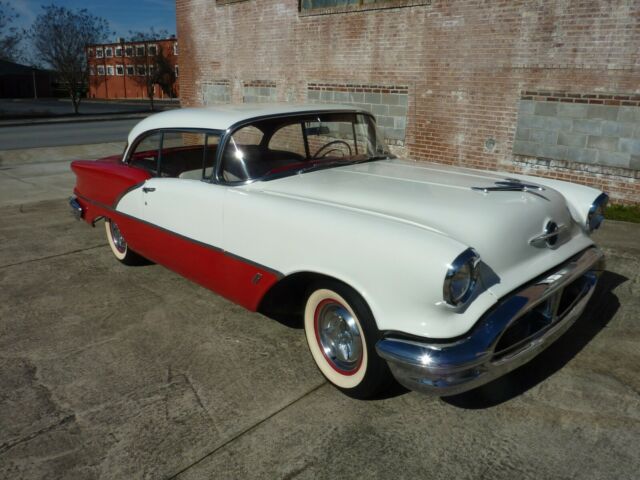 Oldsmobile Eighty-Eight 1956 image number 0