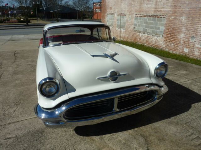 Oldsmobile Eighty-Eight 1956 image number 24