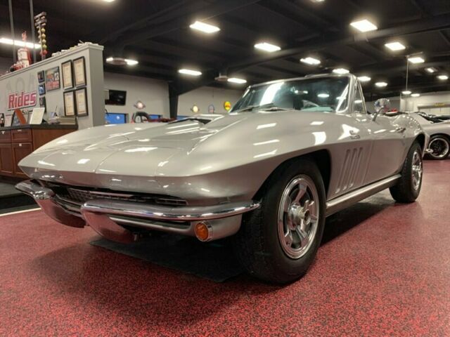 Chevrolet Corvette 1966 image number 4