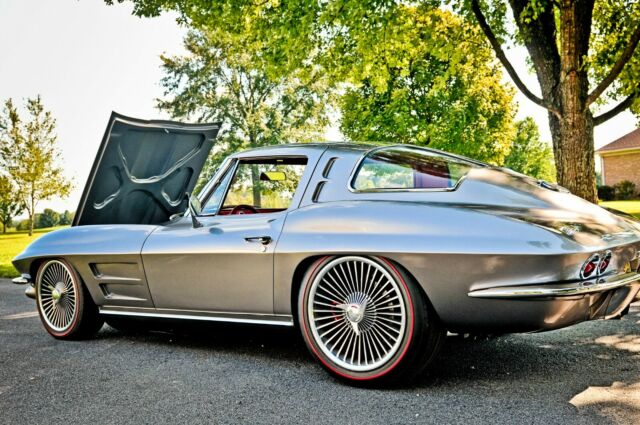 Chevrolet Corvette 1963 image number 11