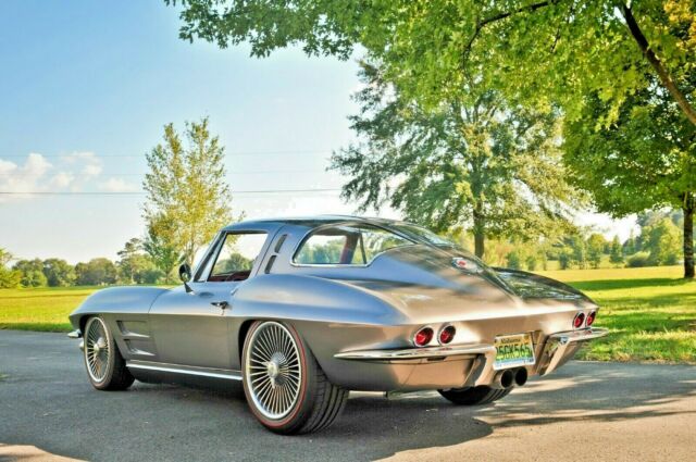 Chevrolet Corvette 1963 image number 25