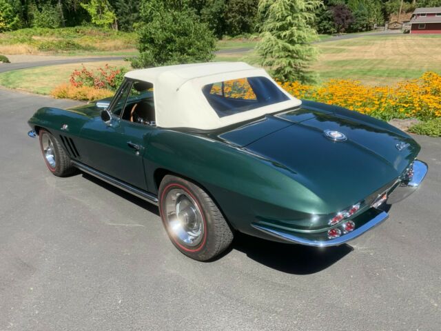 Chevrolet Corvette 1965 image number 24