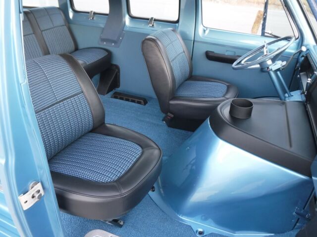 Ford E-Series Van 1972 image number 5