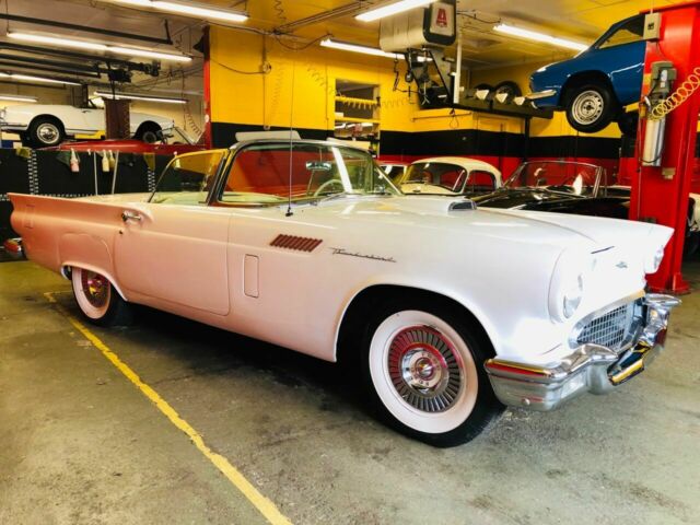 Ford Thunderbird 1957 image number 31