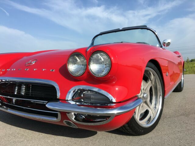 Chevrolet Corvette 1962 image number 0