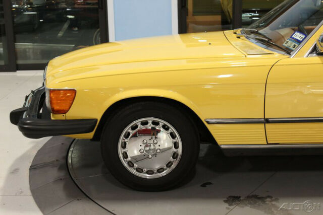 Mercedes-Benz 400-Series 1979 image number 12