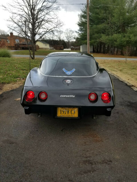 Chevrolet Corvette 1978 image number 1