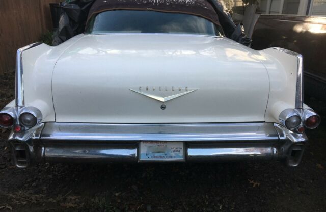 Cadillac DeVille 1957 image number 10