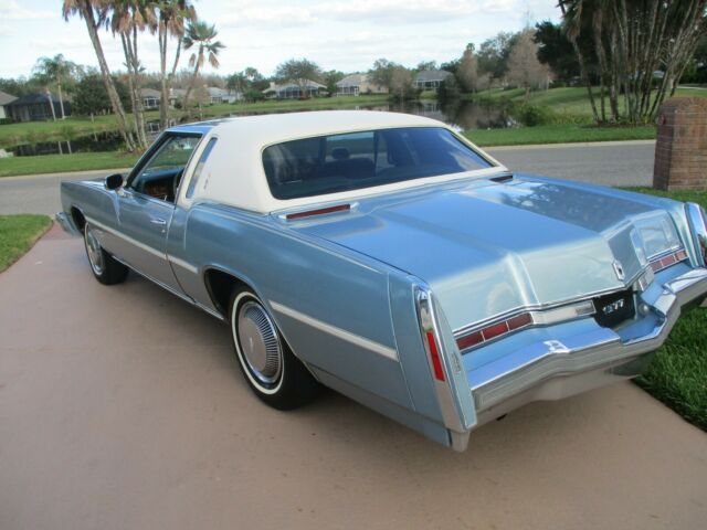 Oldsmobile Toronado 1977 image number 1