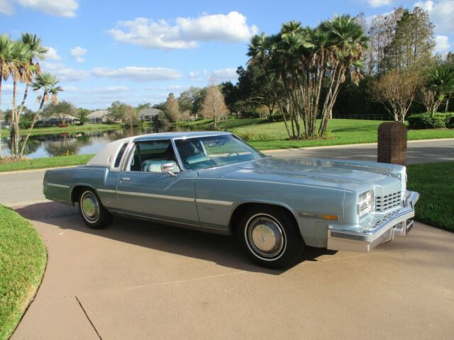 Oldsmobile Toronado 1977 image number 12