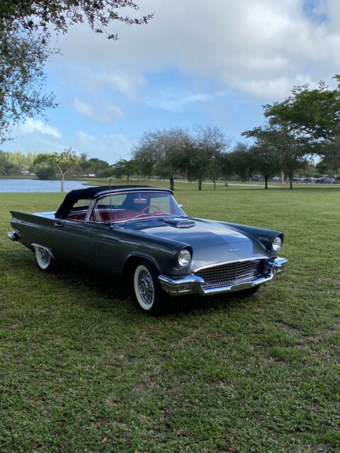 Ford Thunderbird 1957 image number 23