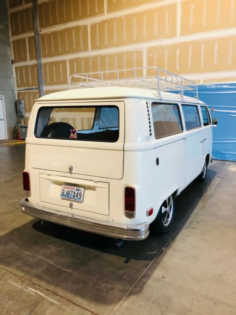 Volkswagen Bus/Vanagon 1974 image number 20