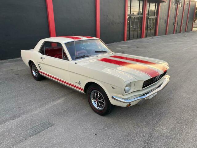 Ford Mustang 1966 image number 0