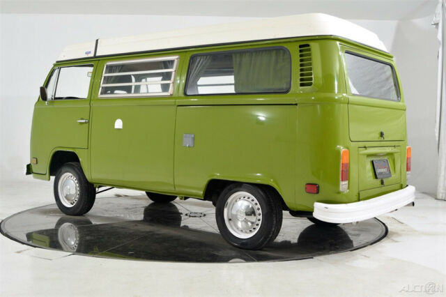 Volkswagen Bus/Vanagon 1978 image number 2