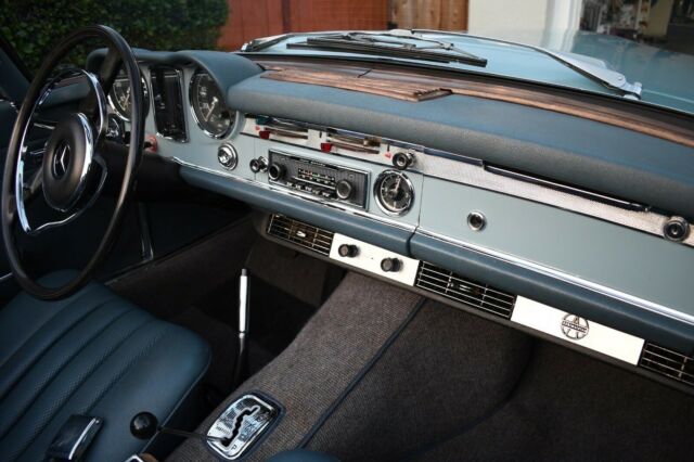 Mercedes-Benz SL-Class 1967 image number 3