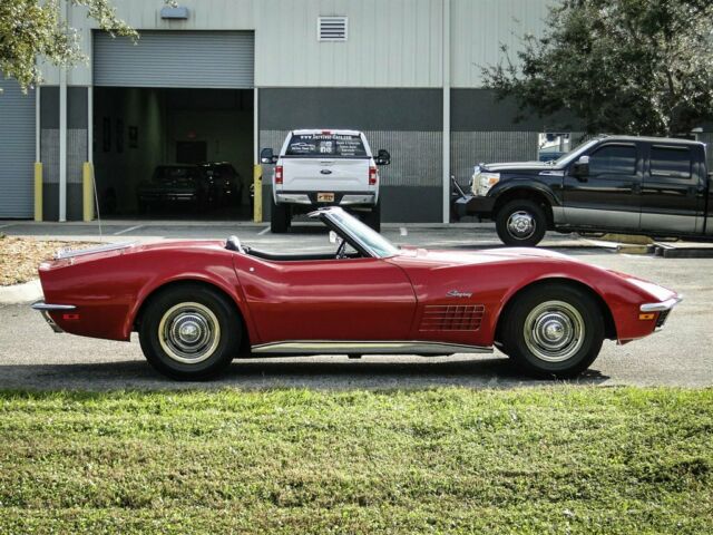 Chevrolet Corvette 1972 image number 10