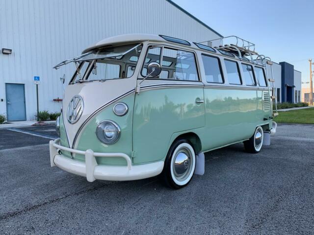 Volkswagen Bus/Vanagon 1975 image number 10