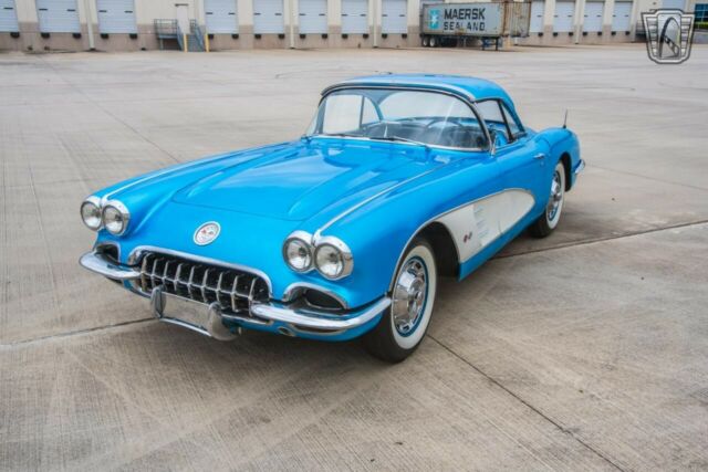 Chevrolet Corvette 1960 image number 2