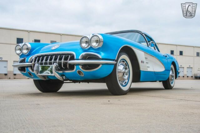 Chevrolet Corvette 1960 image number 28