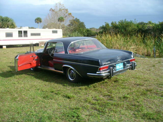 Mercedes-Benz 300-Series 1967 image number 22