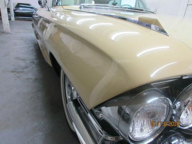 Cadillac DeVille 1962 image number 2