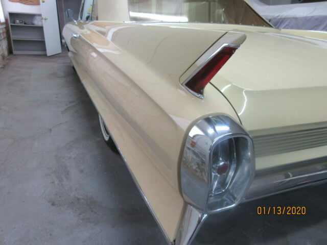 Cadillac DeVille 1962 image number 28