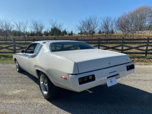 Plymouth Road Runner 1974 image number 35