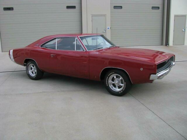 Dodge Charger 1968 image number 2