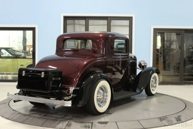 Ford 3 Window Coupe 1932 image number 4