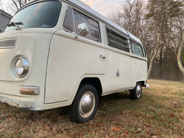 Volkswagen Bus/Vanagon 1969 image number 16