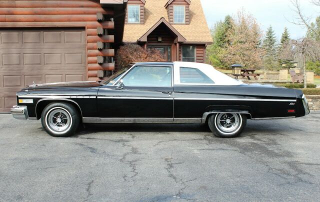 Buick Electra 1976 image number 2