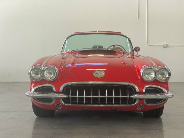 Chevrolet Corvette 1960 image number 3