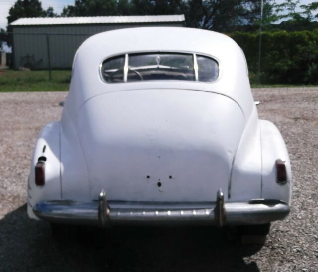 Cadillac Series 61 1941 image number 16