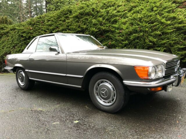 Mercedes-Benz 300-Series 1972 image number 26