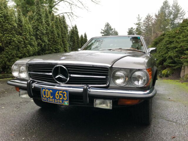 Mercedes-Benz 300-Series 1972 image number 29