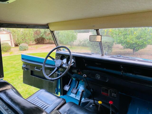 Land Rover Defender 1973 image number 18