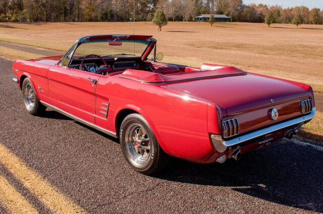 Ford Mustang 1966 image number 31