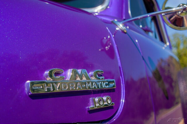 GMC 100 First-series Five-window 1955 image number 17