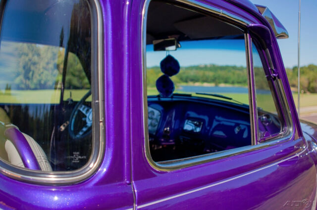 GMC 100 First-series Five-window 1955 image number 38