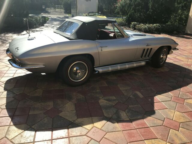 Chevrolet Corvette 1965 image number 2