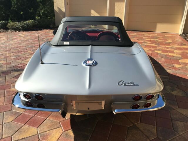 Chevrolet Corvette 1965 image number 29