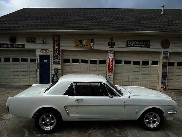 Ford Mustang 1965 image number 0