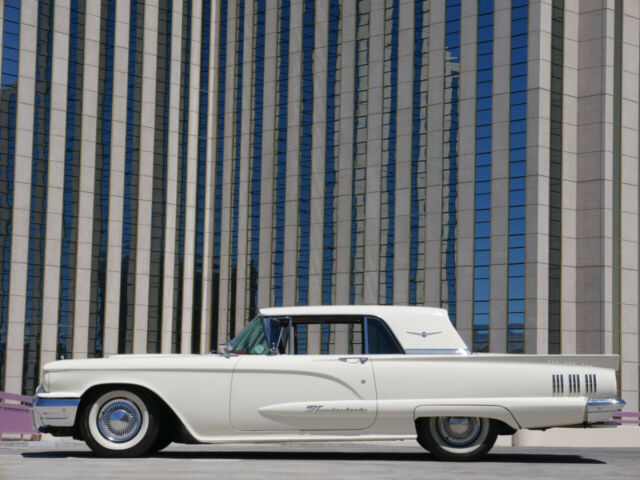 Ford Thunderbird 1960 image number 0