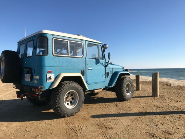 Toyota Land Cruiser 1976 image number 1