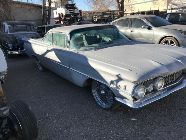 Oldsmobile Ninety-Eight 1959 image number 21