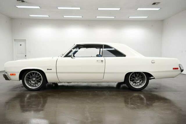 Plymouth Scamp 1973 image number 3